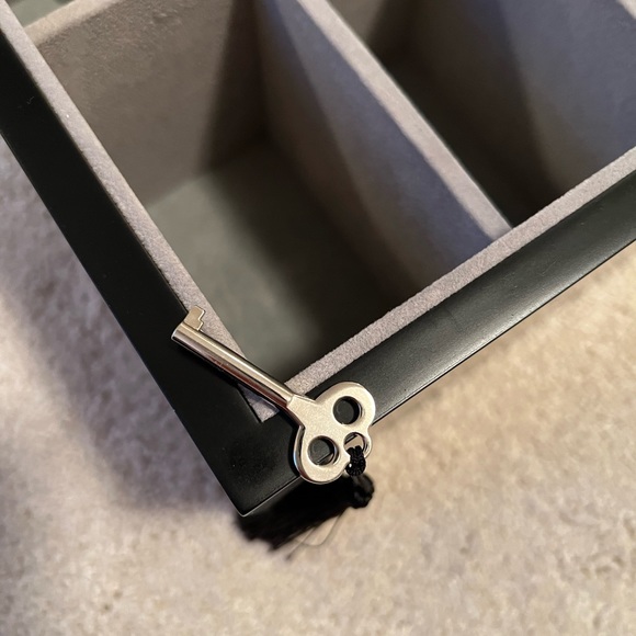 Brand new belt case - Picture 5 of 7